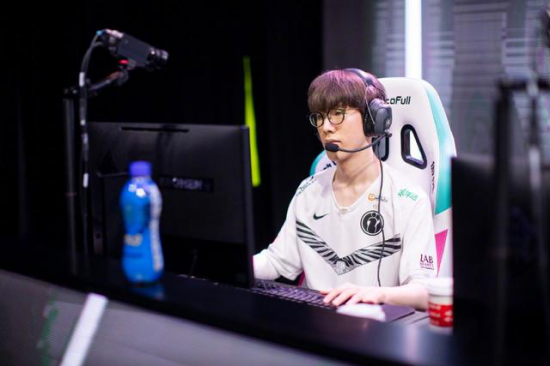 王者荣耀对手曝光背后的游戏竞争格局